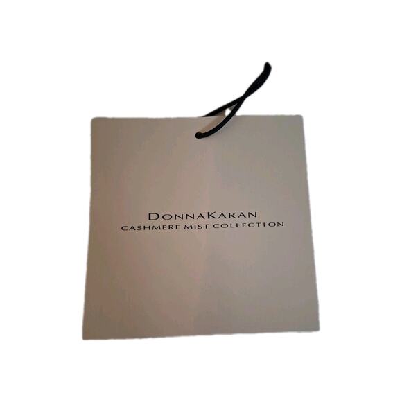 Donna Karan Cashmere Mist hand bag made of Raffia, Canvas & bamboo handle NWT - Picture 9 of 9
